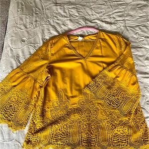 Beautiful Chico’s Saffron Yellow Blouse in 3R